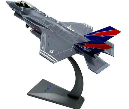 1: Maquette de chasseur 72F35A beldemo5-toys2